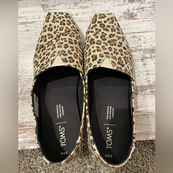 Toms Cheetah/Leopard Women’s 8.5 - Picture 4 of 5